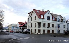 Three Sisters Apartments
